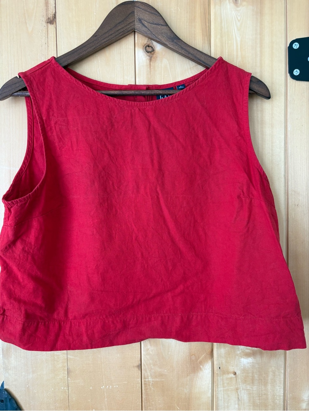 GAP Women's Classic Red Sleeveless Crop Tank